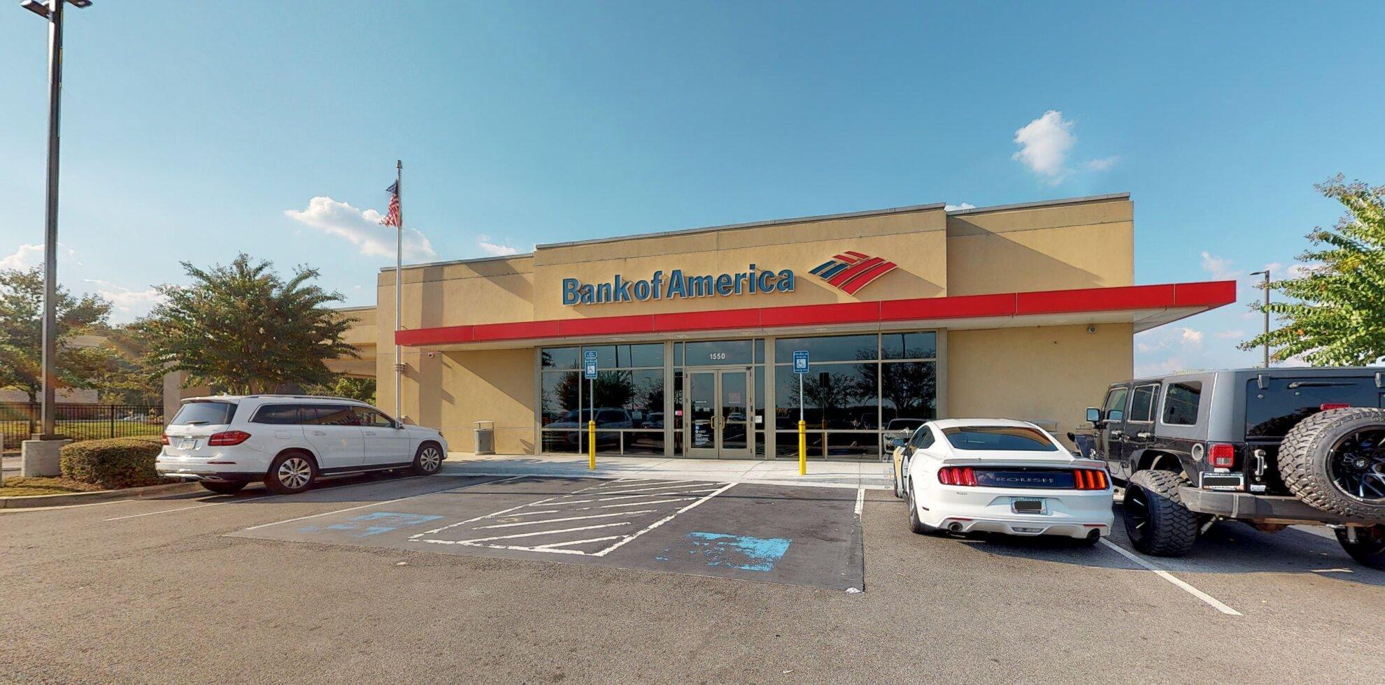 bank of america with drive-thru